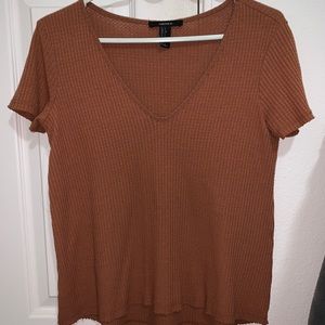 v-neck tee